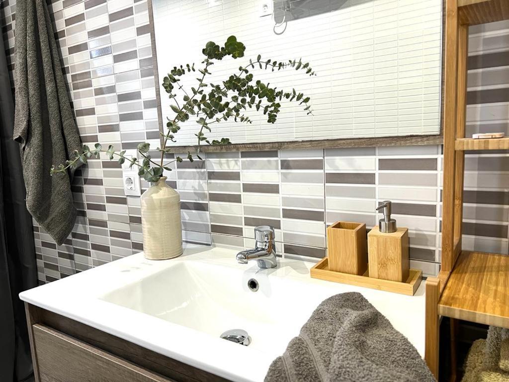 Acogedor Apartamento Cerca De La Playa Apartment Valencia Luaran gambar